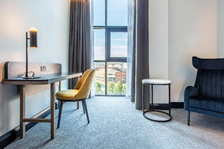 DOUBLE PREMIUM KING BED Room