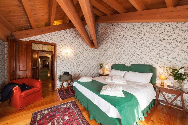 DOUBLE SUPERIOR Room