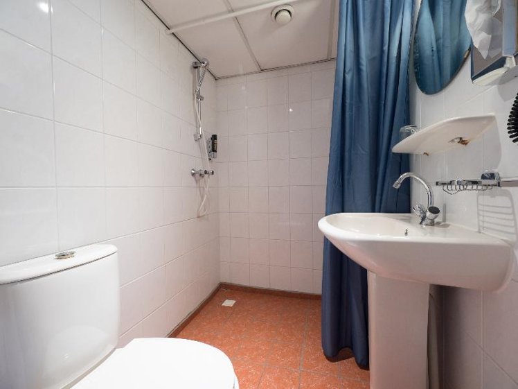 SINGLE STANDARD Room