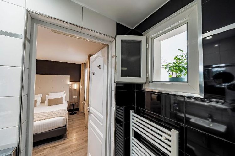 DOUBLE TWO BEDS Room