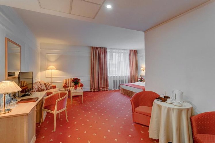 DOUBLE CITY VIEW Room