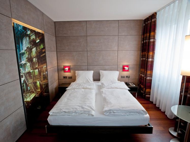 DOUBLE STANDARD Room