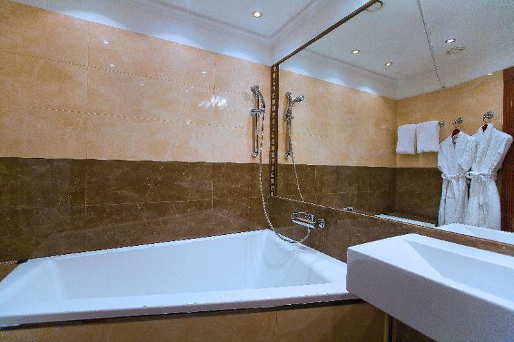 SUITE CAPACITY 1 Room