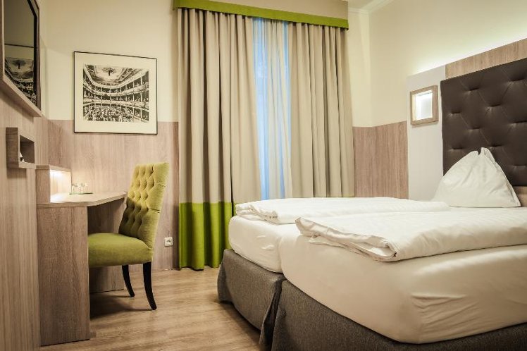 TWIN WITH AIR CONDITIONING Room