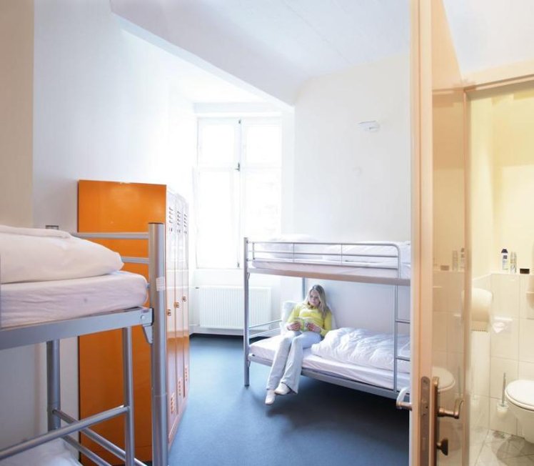 Bed in dormitory CAPACITY 8 Room