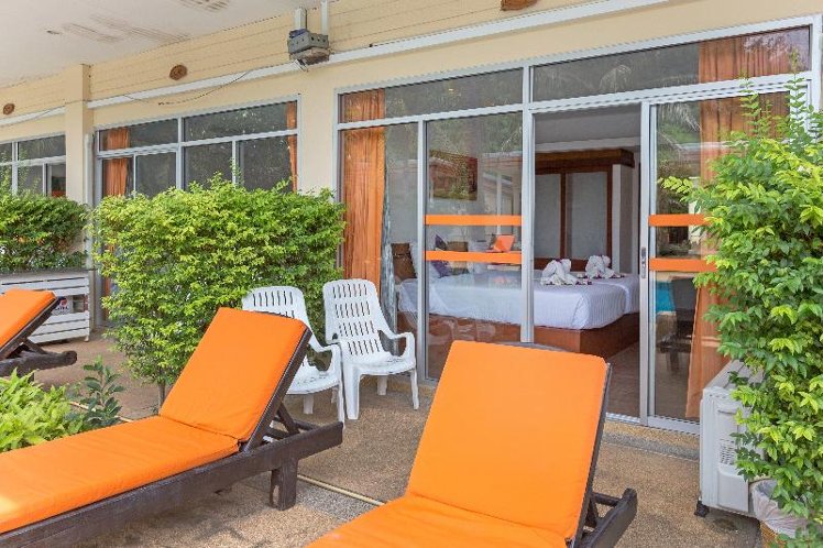 DOUBLE SUPERIOR POOL VIEW Room