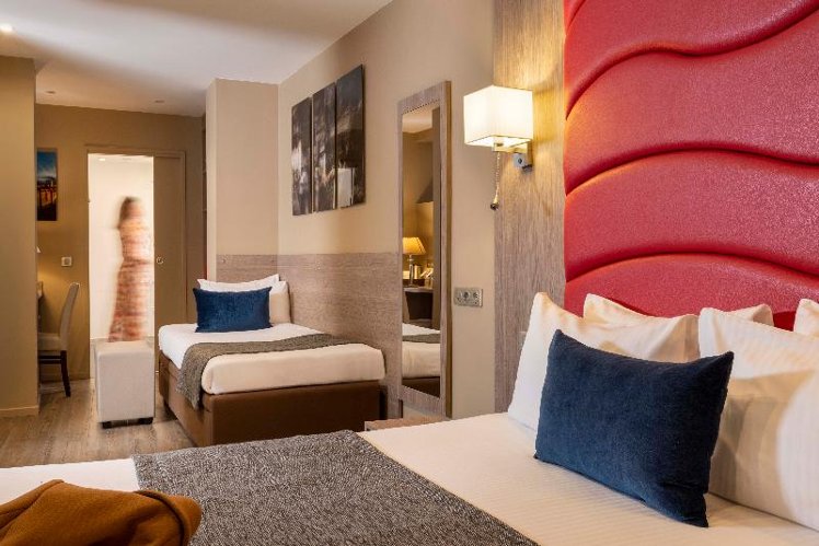 TRIPLE STANDARD Room