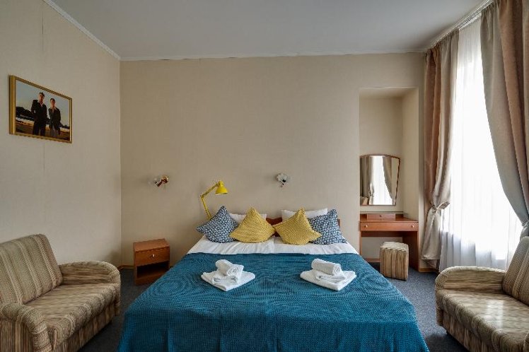DOUBLE SINGLE USE COMFORT Room