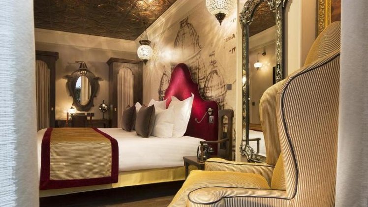 DOUBLE SUPERIOR Room