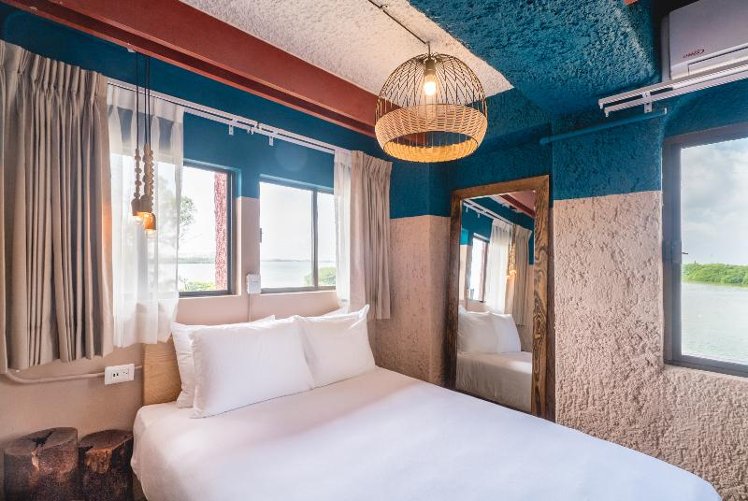 DOUBLE WITH SHARED BATHROOM Room