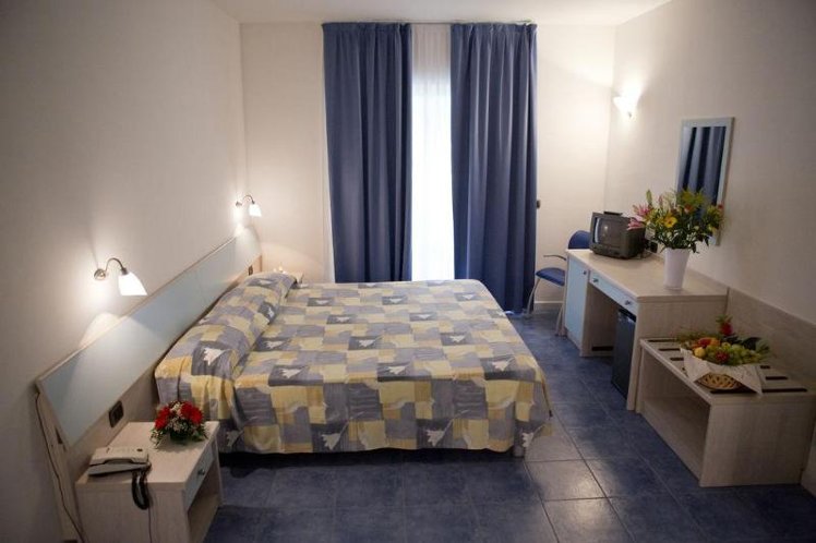 DOUBLE STANDARD Room