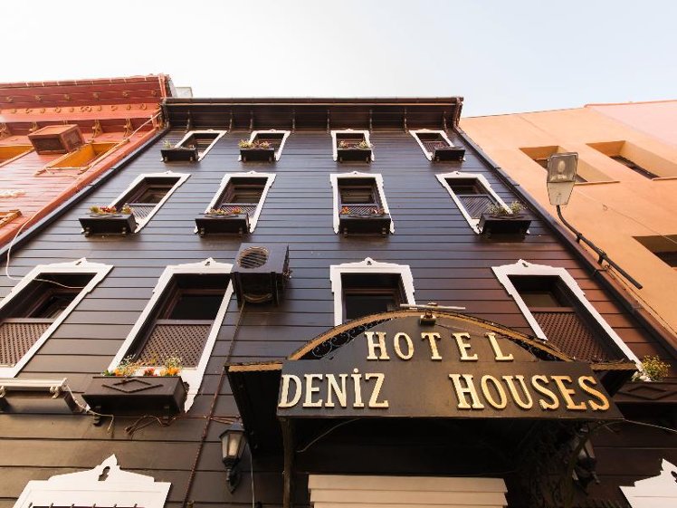 Deniz Houses