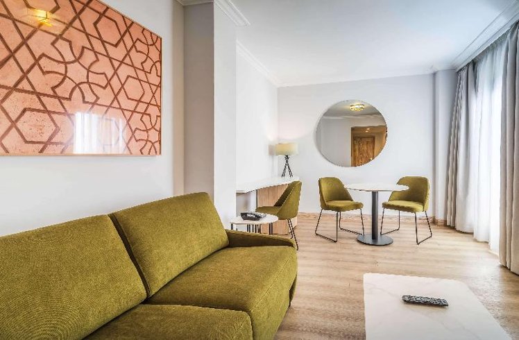 JUNIOR SUITE STANDARD Room