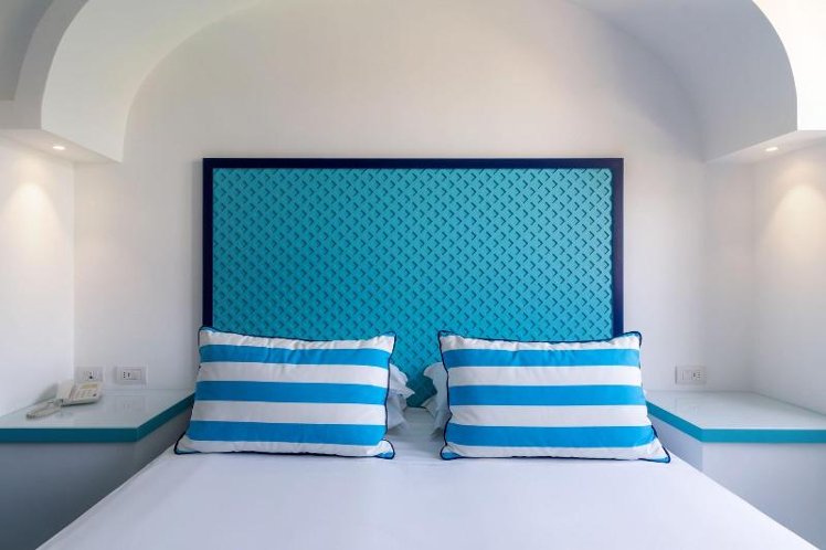 DOUBLE GARDEN VIEW Room