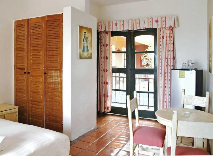 DOUBLE KING SIZE BED Room