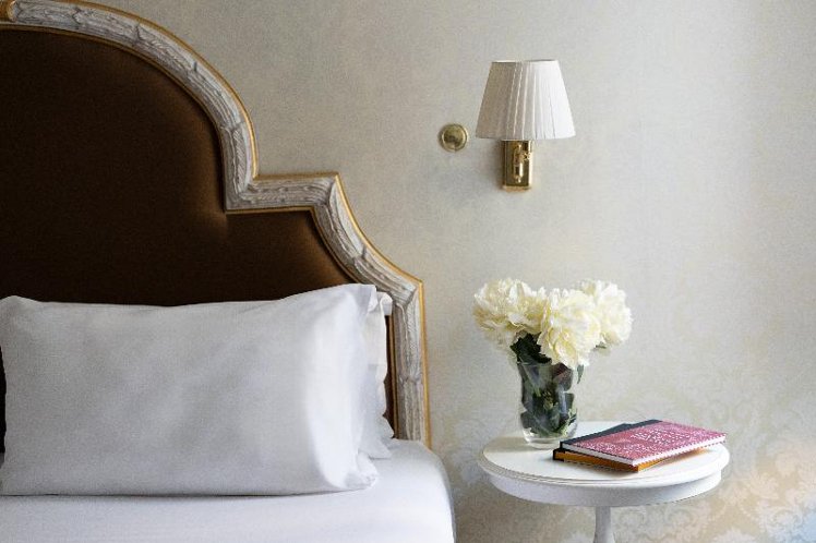 DOUBLE SINGLE USE DELUXE Room