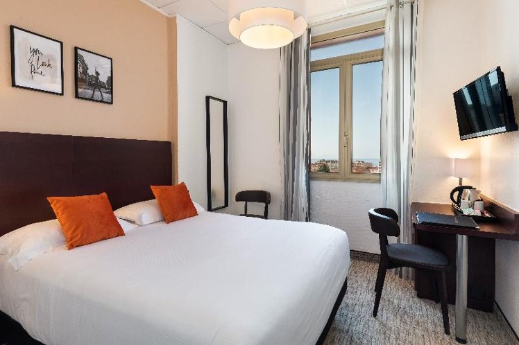 DOUBLE SUPERIOR Room