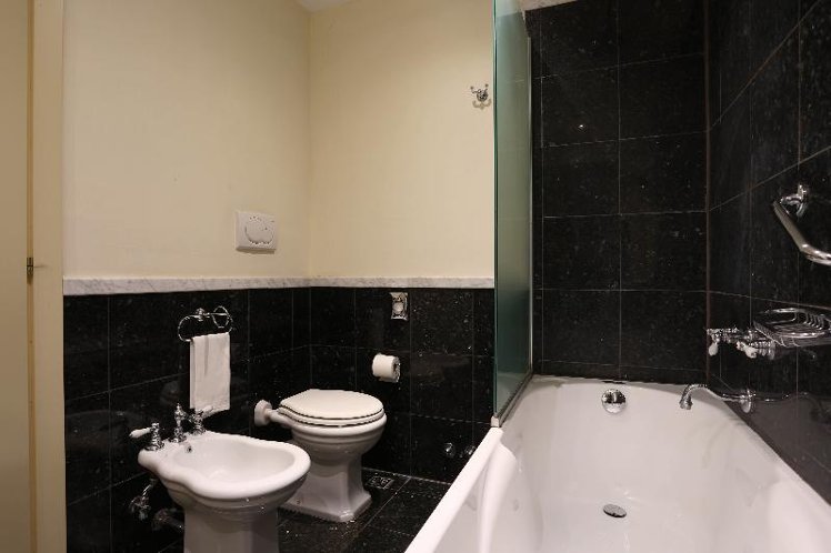TRIPLE STANDARD Room