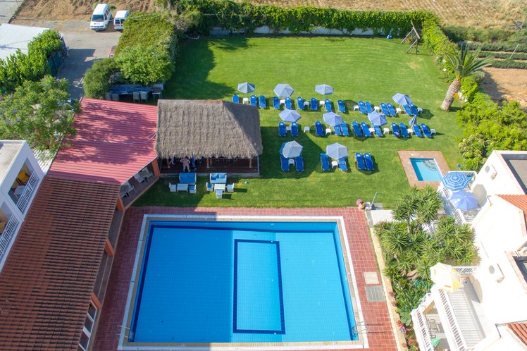 Evelin Apartments