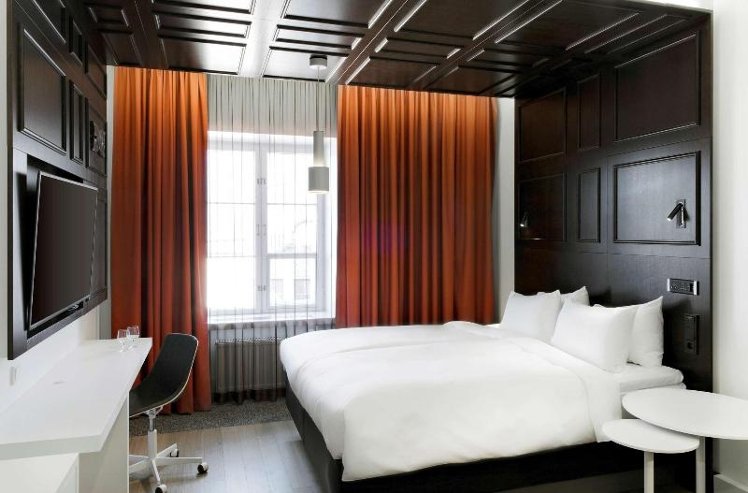 DOUBLE QUEEN SIZE BED Room