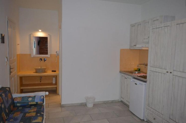 STUDIO WITH DOUBLE BED Room