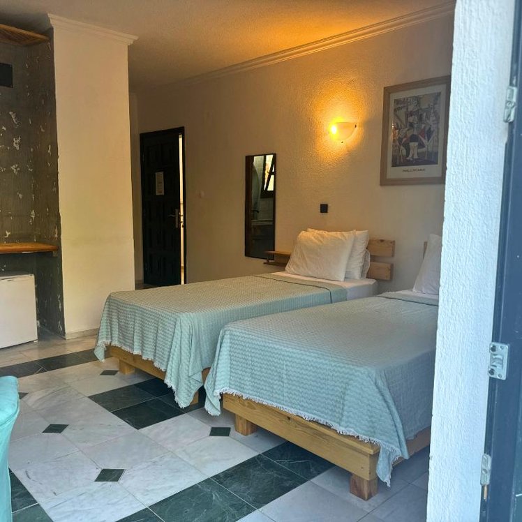 STUDIO TWO BEDS Room