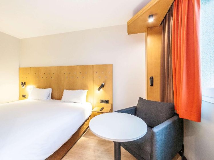 DOUBLE STANDARD Room