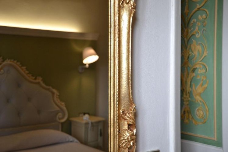 DOUBLE SUPERIOR KING BED Room