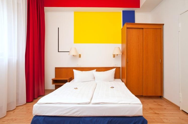 SINGLE STANDARD Room