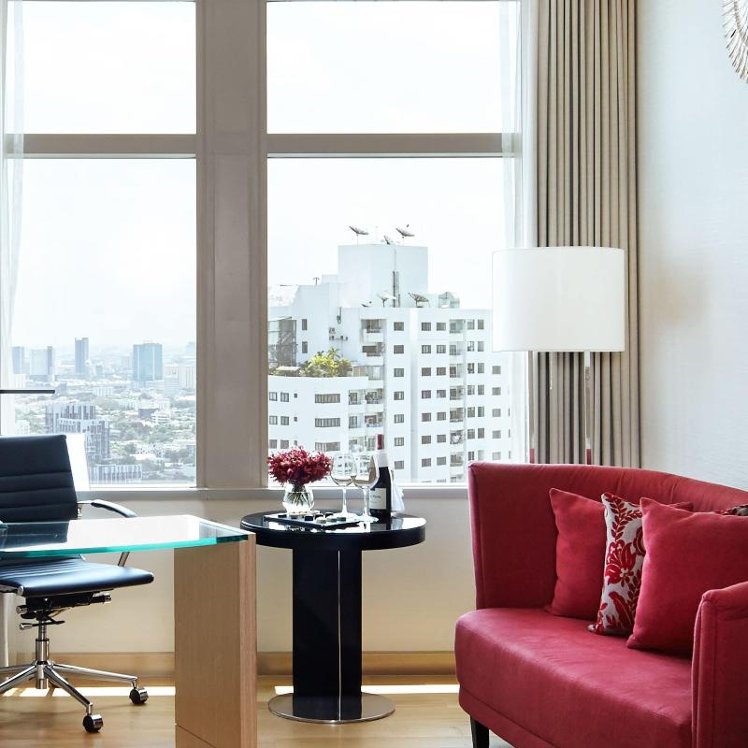 DOUBLE EXECUTIVE KING BED Room