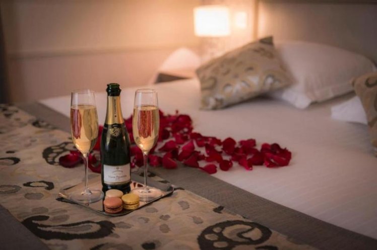 DOUBLE HONEYMOON Room