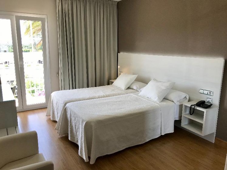 DOUBLE STANDARD Room