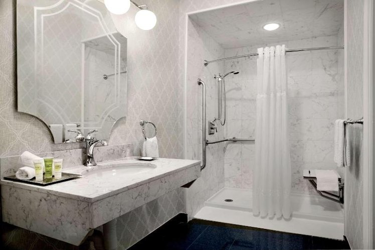 DOUBLE Accessible KING SIZE BED Room