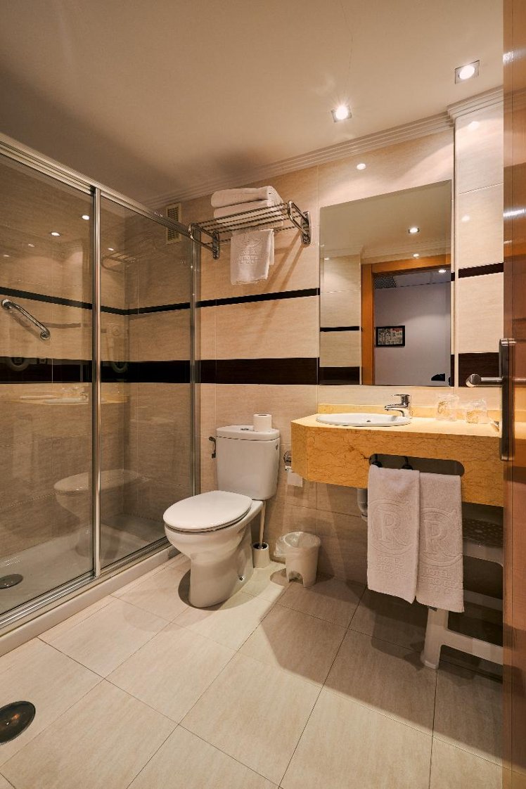 DOUBLE SINGLE USE STANDARD Room