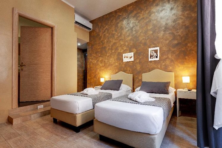 DOUBLE STANDARD Room