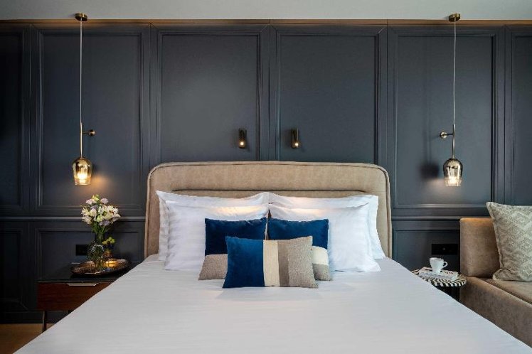 DOUBLE KING SIZE BED Room