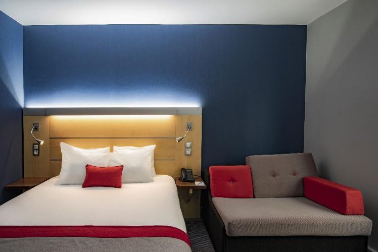 DOUBLE CITY VIEW Room