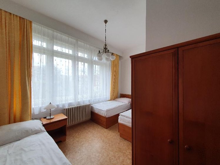 TRIPLE WITH SHARED BATHROOM Room