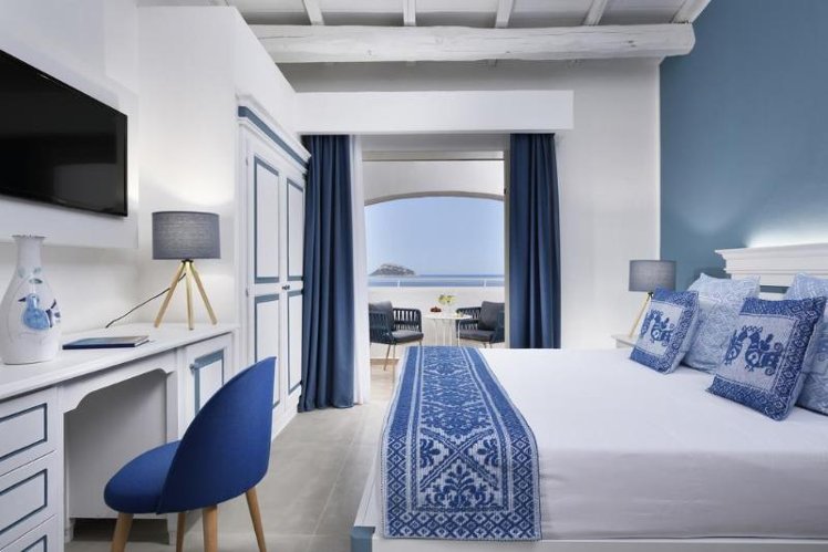 TRIPLE DELUXE SEA VIEW Room