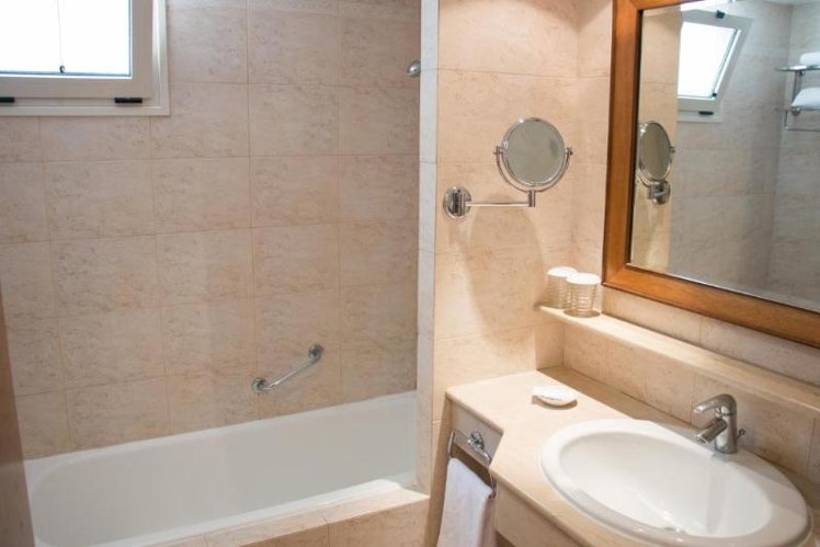 Double or Twin POOL VIEW Room