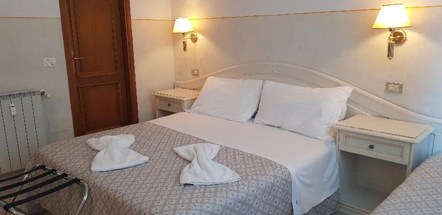 DOUBLE STANDARD Room