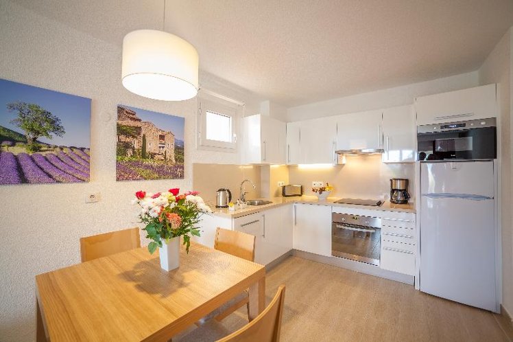 APARTMENT CAPACITY 4 Room