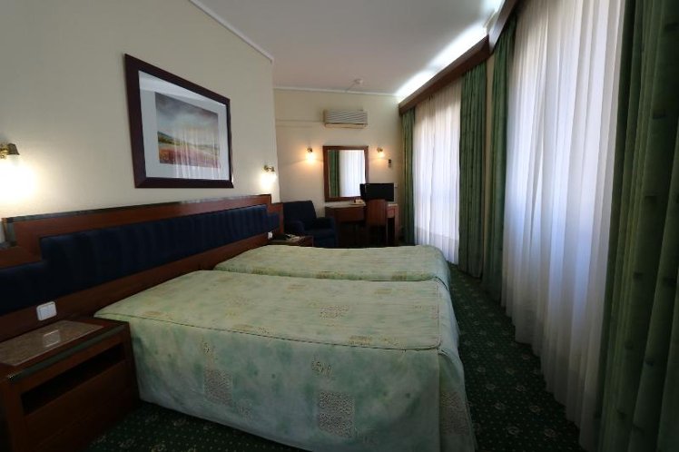 SUITE CAPACITY 3 Room