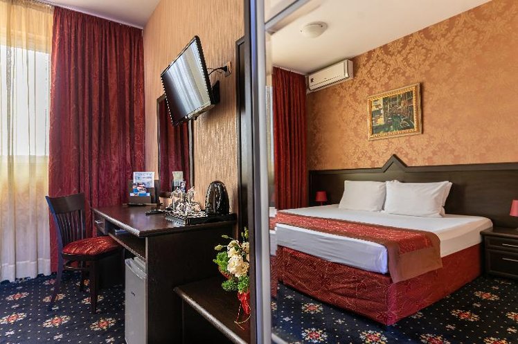 DOUBLE SINGLE USE DELUXE Room