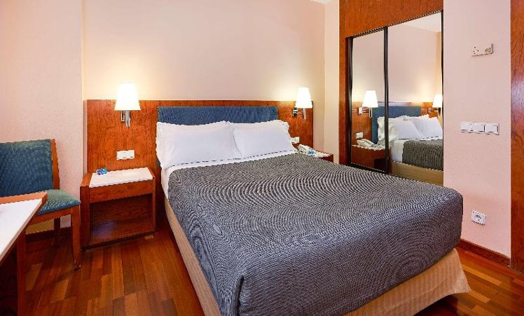 DOUBLE SINGLE USE STANDARD Room