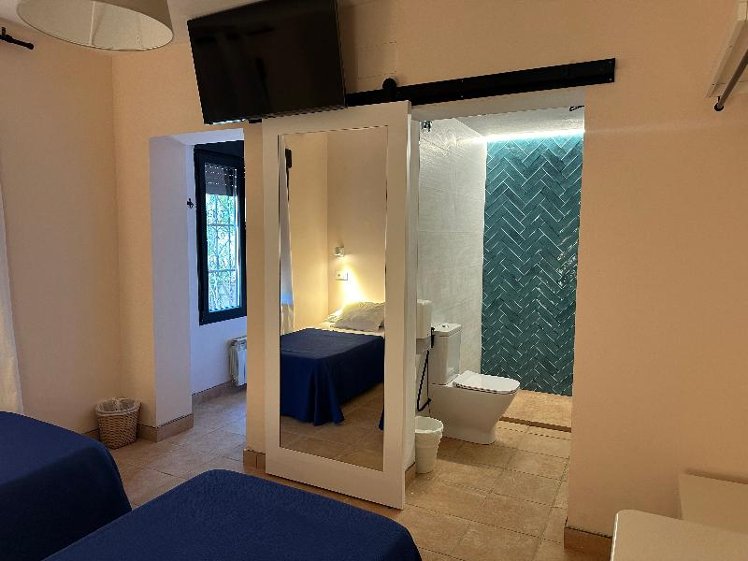 TRIPLE STANDARD Room