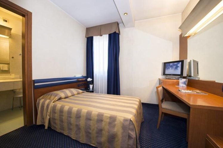 SINGLE STANDARD Room