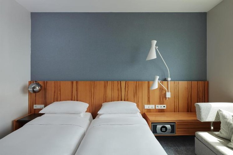 TWIN WITH VIEWS Room