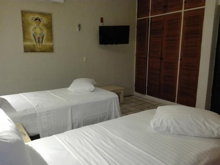 TRIPLE STANDARD Room