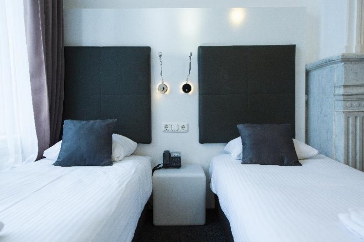 TWIN TWO BEDS Room